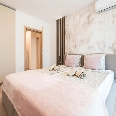 아파트 Luxury Ap Blanka - Pool & Panorama In Azur